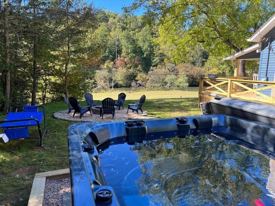 Riverside Relaxer W/Hot Tub+Fire Pit +Wifi & View Franklin Dış mekan fotoğraf