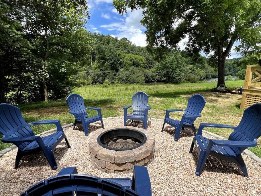 Riverside Relaxer W/Hot Tub+Fire Pit +Wifi & View Franklin Dış mekan fotoğraf